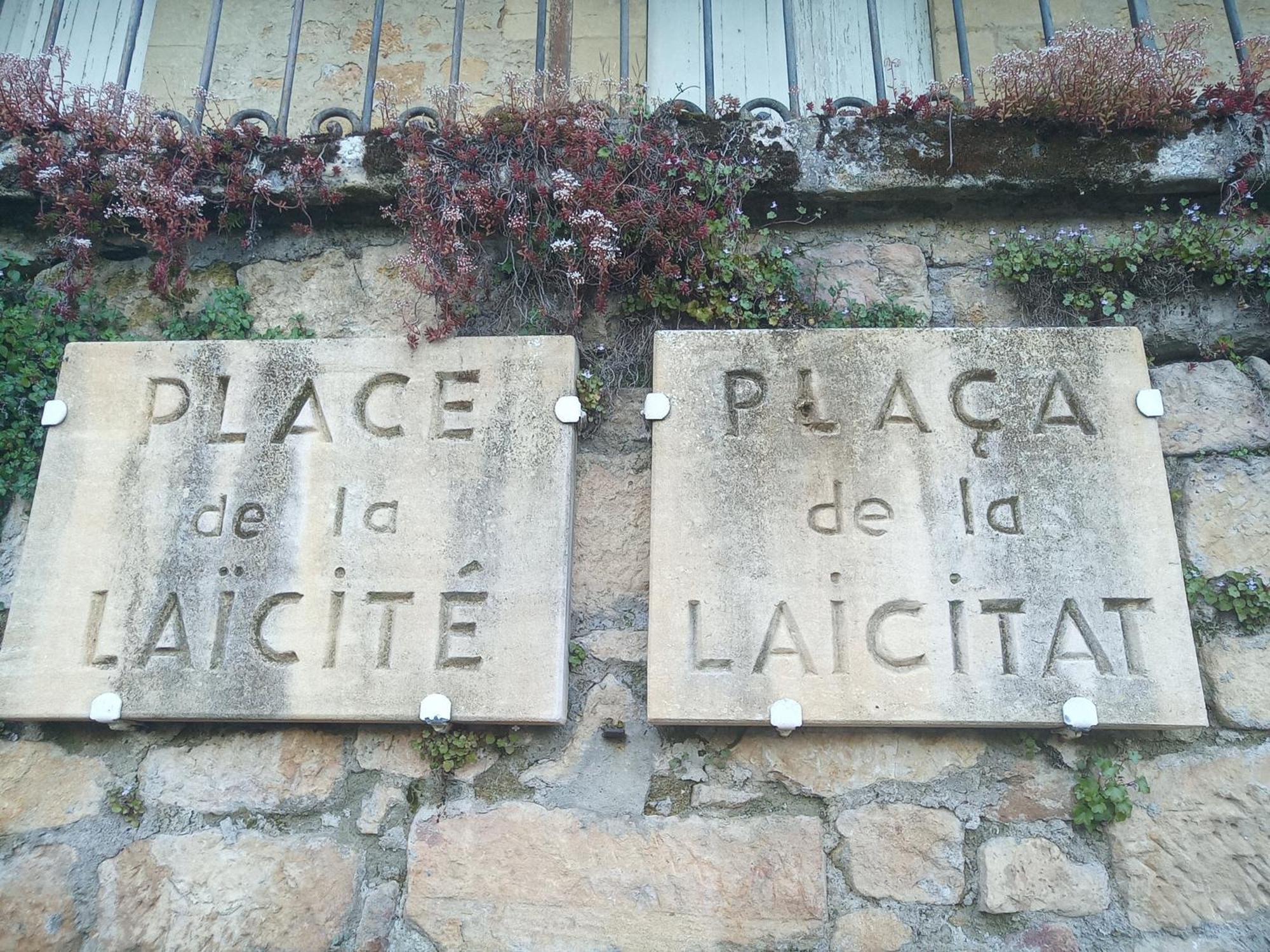 Au Pied Du Chateau - 5 A 11 Personnes - Baignade-Canoe-Piste Cyclable A 100 M Castelnaud La Chapelle Kültér fotó