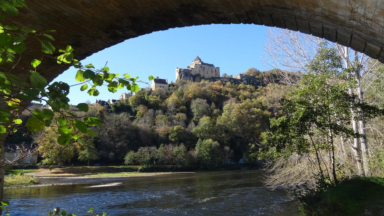 Au Pied Du Chateau - 5 A 11 Personnes - Baignade-Canoe-Piste Cyclable A 100 M Castelnaud La Chapelle Kültér fotó